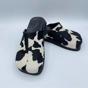 Alohas Whiz Cow Print Leather Mules 39